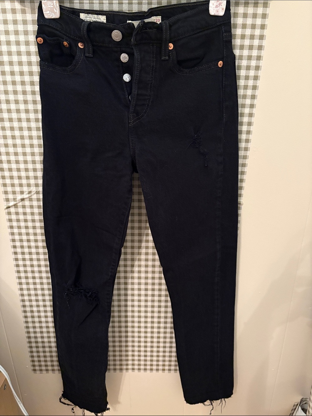 Levi's Wedgie Black Straight-Leg Women's Jeans